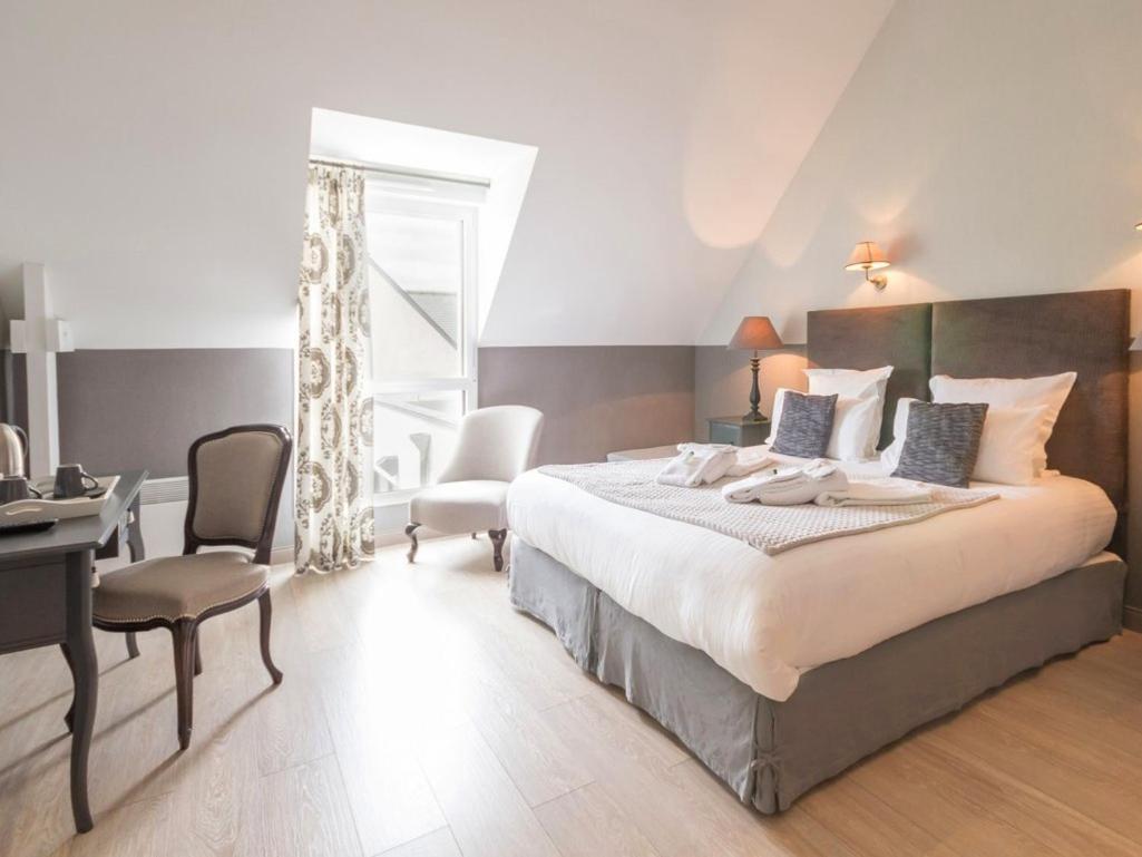 Hotel Au Pré Carré Plumergat Habitación foto