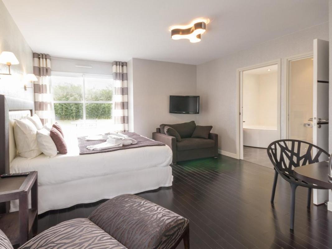 Hotel Au Pré Carré Plumergat Habitación foto